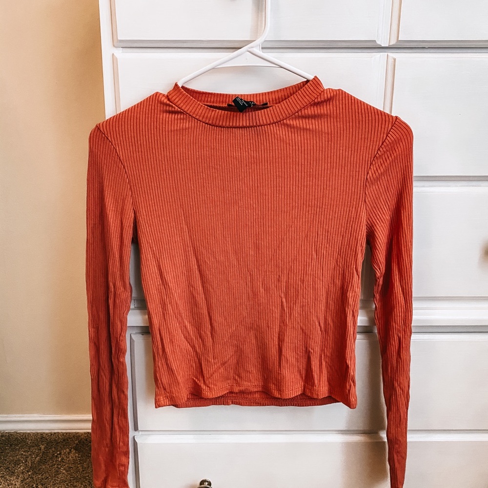 Long sleeve crop top